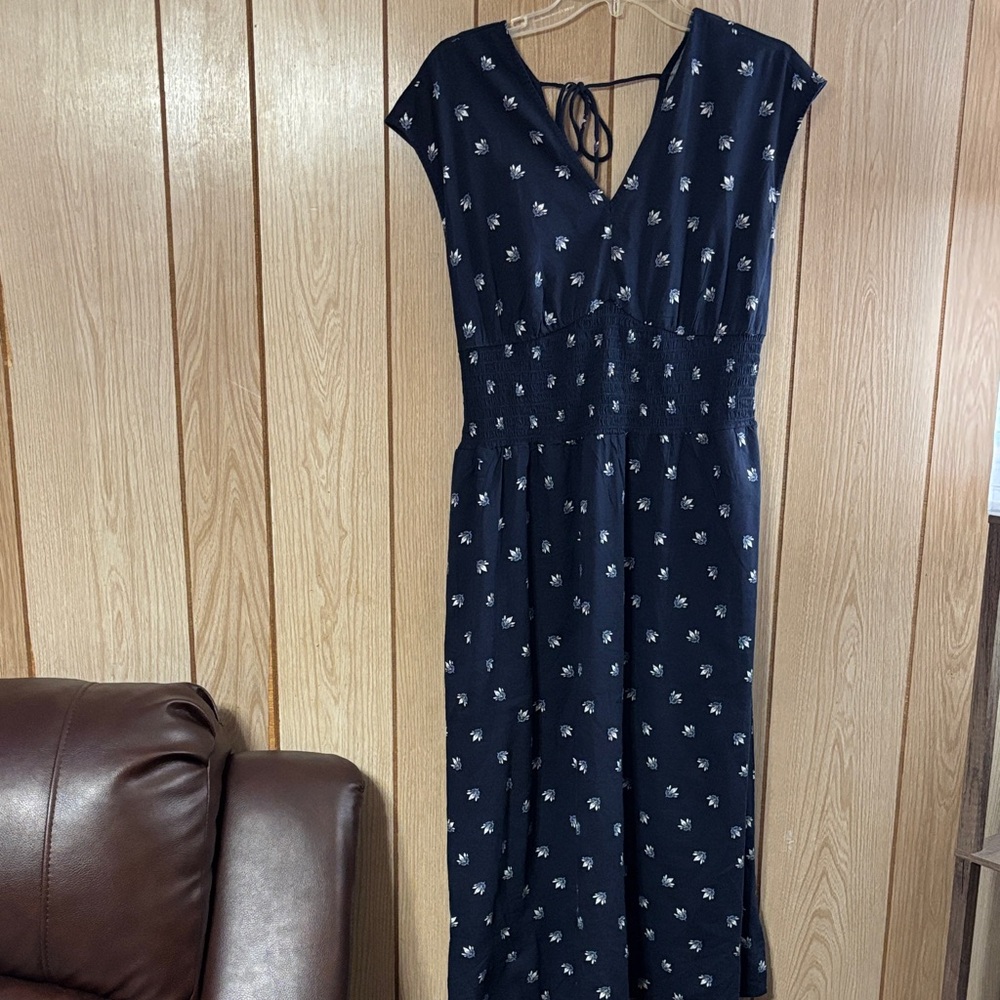 Elegant Navy Blue Floral Dress